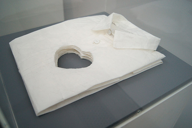 Peter Callesen, transformações mágicas de papel em pequenas peças e atuações