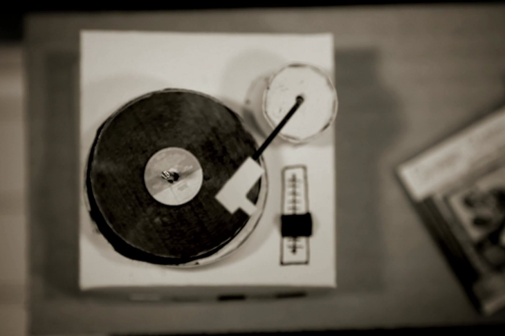 Fantástico vídeo da SeveralStudio para The Pepper Pots, realizado em papel