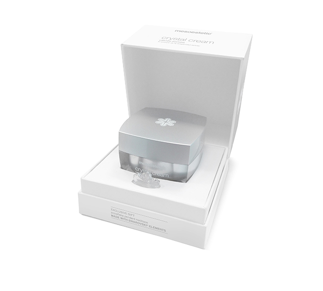 Um luxuoso cofre em Good Paper contém o segredo da juventude