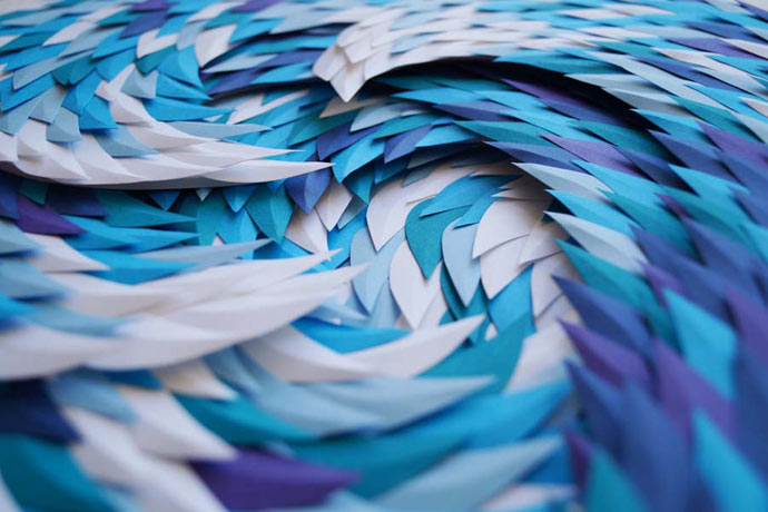 As ondas de um azul profundo, o oceano em papel