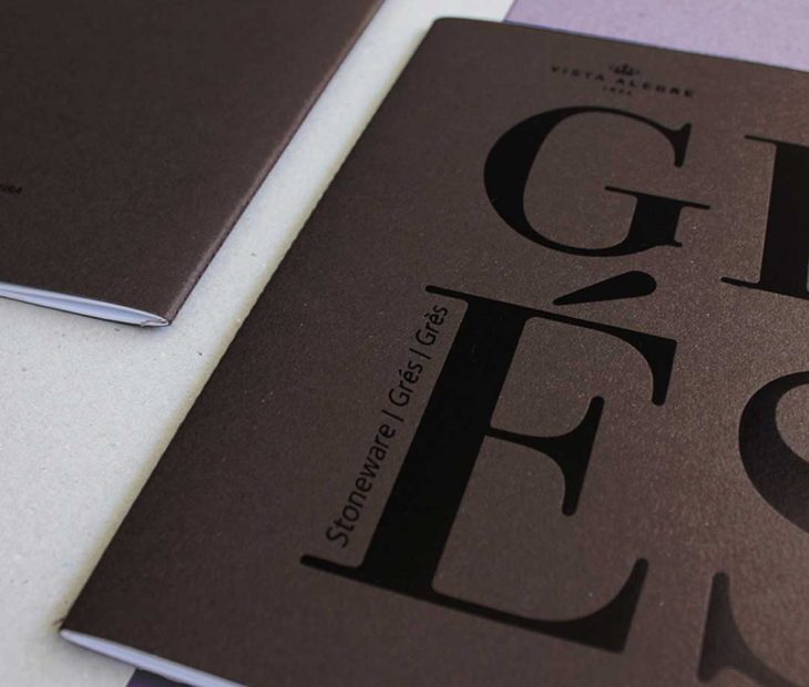 Hotelware: uma lady na mesa com #materica