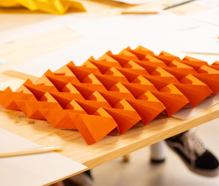 A Fedrigoni participou no workshop “Crea tu lámpara de origami sostenible”