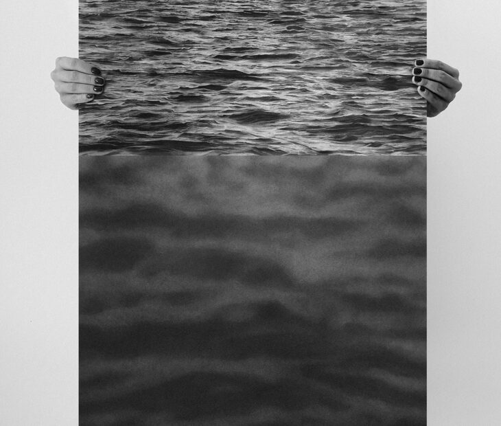 Interrupted Sea de Manu Iranzo com papel Old Mill Bianco