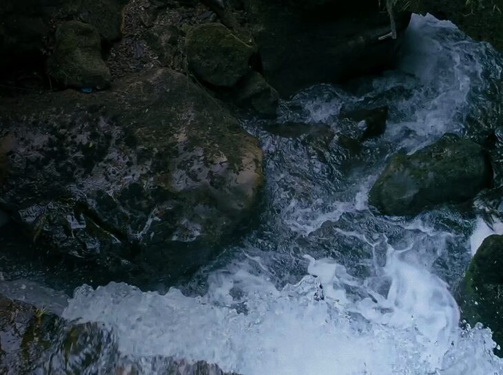 As cores fortes afetam a reciclabilidade do papel?