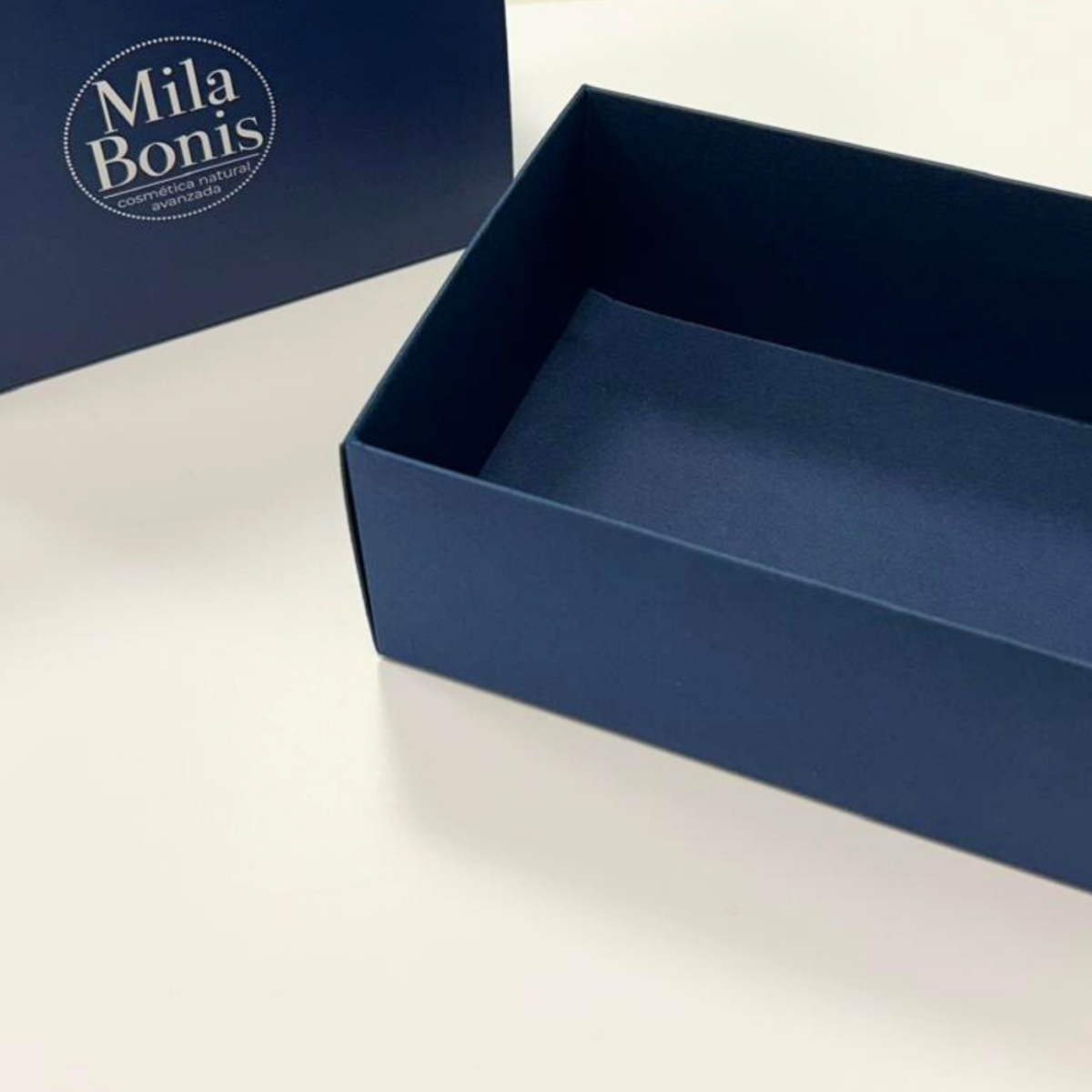 Embalagem premium para Mila Bonis: uma experiência única com papéis Fedrigoni